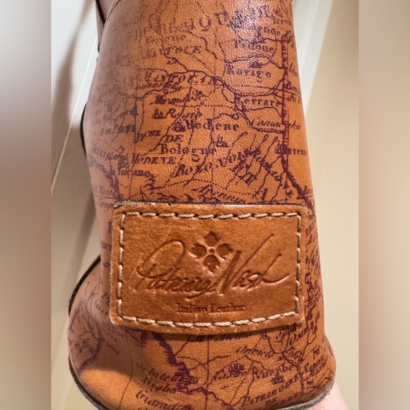 Patricia Nash Leather Bolsena Riot Rust Signature Map Purse GUC. slight wear. - Picture 3 of 15